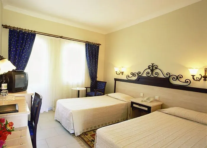 리조트 Cactus Mirage Family Club 4*