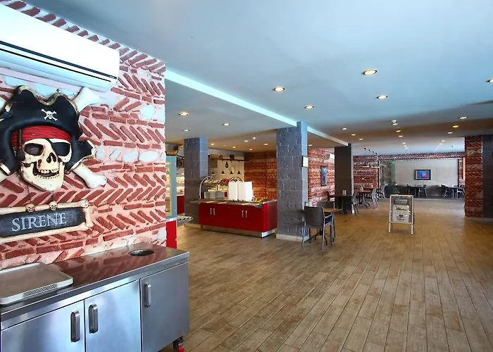 Cactus Mirage Family Club 리조트