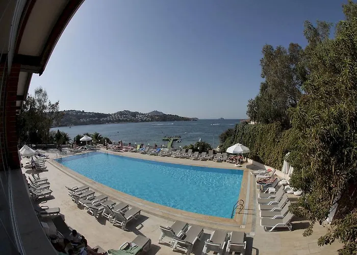 Cactus Mirage Family Club Resort 4*